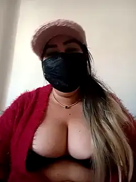 Snapshot of Jawahir-pretty-women chatting on 12/18/24, 02:17 Jawahir-pretty-women online show from 12/18/24, 02:17