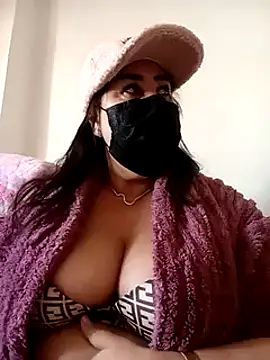 Snapshot of Jawahir-pretty-women chatting on 01/21/25, 01:22 Jawahir-pretty-women online show from 01/21/25, 01:22