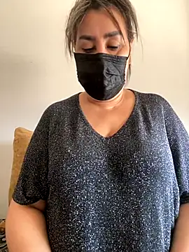 Snapshot of Jawahir-pretty-women chatting on 10/20/25, 10:27 Jawahir-pretty-women online show from 10/20/25, 10:27