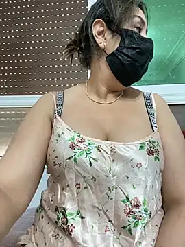 Snapshot of Jawahir-pretty-women chatting on 10/27/25, 10:19 Jawahir-pretty-women online show from 10/27/25, 10:19