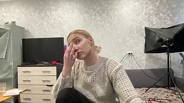 AnneBall online show from 01/25/25, 12:16