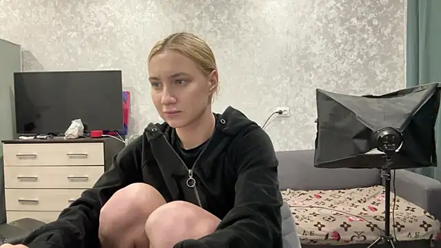 AnneBall online show from 01/27/25, 03:39