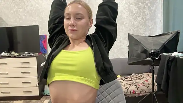 AnneBall online show from 02/04/25, 10:43