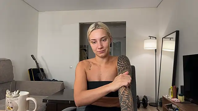 AnneBall online show from 12/05/25, 05:05