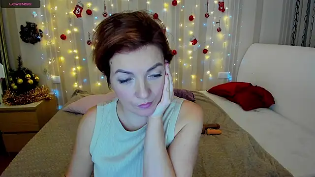 Snapshot of Katherine_Fox chatting on 12/18/24, 10:19 Katherine Fox online show from 12/18/24, 10:19