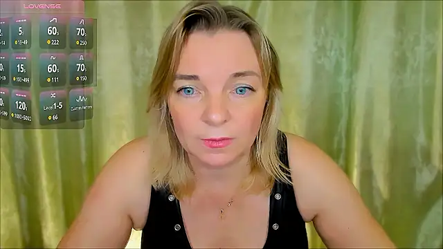Snapshot of Regina__blue chatting on 12/02/24, 06:32 Regina  blue online show from 12/02/24, 06:32
