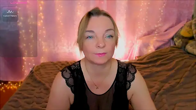 Snapshot of Regina__blue chatting on 02/01/25, 07:55 Regina  blue online show from 02/01/25, 07:55
