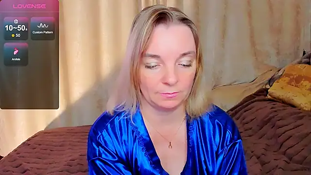Snapshot of Regina__blue chatting on 10/03/25, 05:54 Regina  blue online show from 10/03/25, 05:54