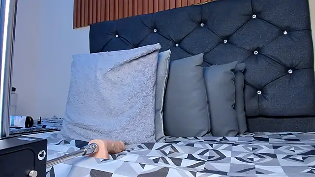 Snapshot of Zoe_pss chatting on 11/15/25, 09:00 Zoe pss online show from 11/15/25, 09:00