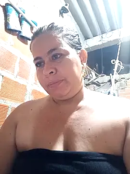 Snapshot of 06_aimar chatting on 11/12/25, 12:33 06 aimar online show from 11/12/25, 12:33