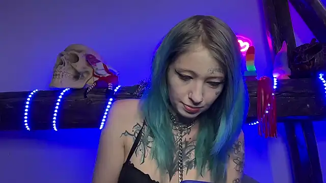 Snapshot of coyemoo chatting on 01/08/25, 11:30 coyemoo online show from 01/08/25, 11:30