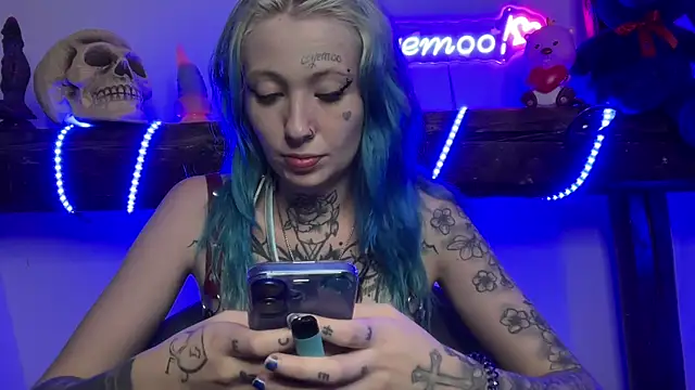 Snapshot of coyemoo chatting on 02/20/25, 11:32 coyemoo online show from 02/20/25, 11:32
