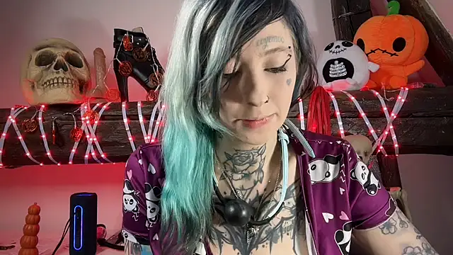 coyemoo online show from 11/03/25, 11:00