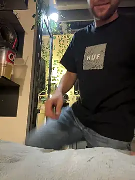 Snapshot of SmokingSloth chatting on 02/09/25, 04:36 SmokingSloth online show from 02/09/25, 04:36