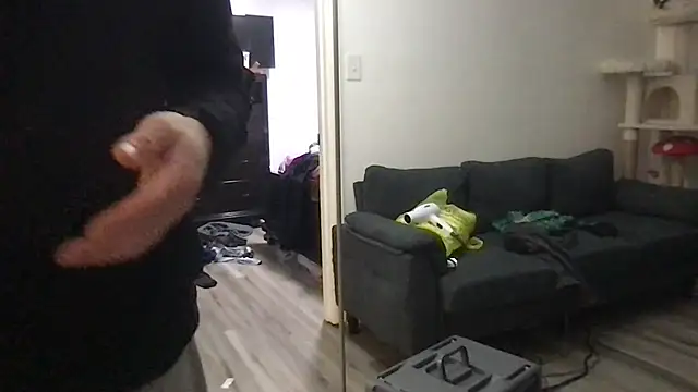 Snapshot of SpunCandy chatting on 11/04/25, 01:59 SpunCandy online show from 11/04/25, 01:59