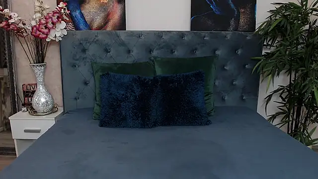 Snapshot of MissJuliax chatting on 01/14/25, 06:56 MissJuliax online show from 01/14/25, 06:56