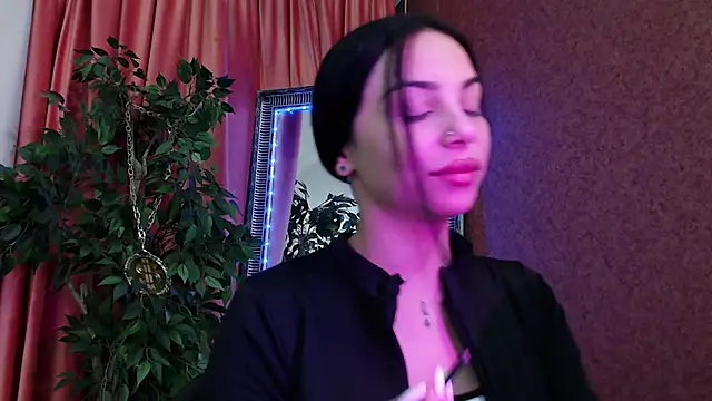 Snapshot of MissJuliax chatting on 11/25/25, 07:08 MissJuliax online show from 11/25/25, 07:08