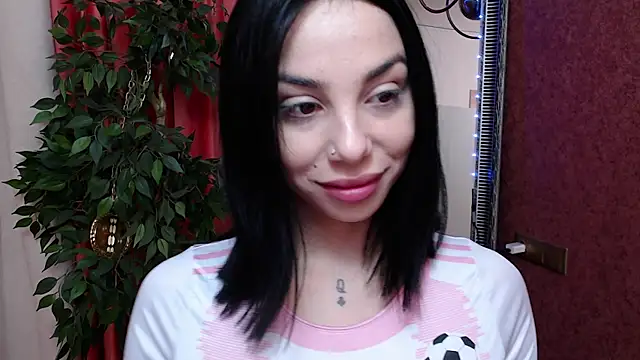 Snapshot of MissJuliax chatting on 11/28/25, 06:49 MissJuliax online show from 11/28/25, 06:49