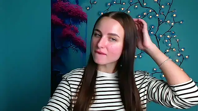 Eva Janee online show from 10/20/25, 11:21