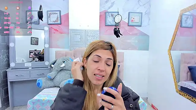 EvaaLovia1 online show from 01/27/25, 01:41