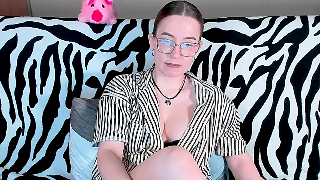 VeronikaKissuchi online show from 01/08/25, 07:45