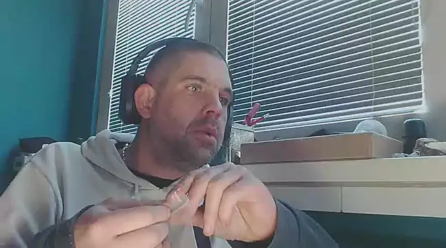 Snapshot of YouWantMe666 chatting on 02/15/25, 06:23 YouWantMe666 online show from 02/15/25, 06:23