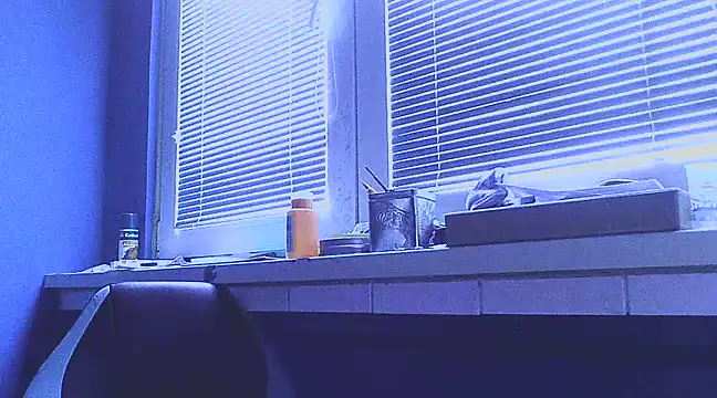 Snapshot of YouWantMe666 chatting on 02/26/25, 08:37 YouWantMe666 online show from 02/26/25, 08:37