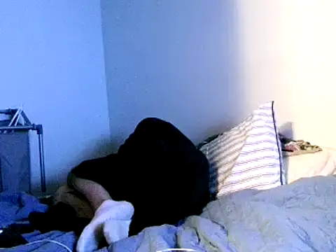 Snapshot of longthicknslick chatting on 02/11/25, 12:05 longthicknslick online show from 02/11/25, 12:05