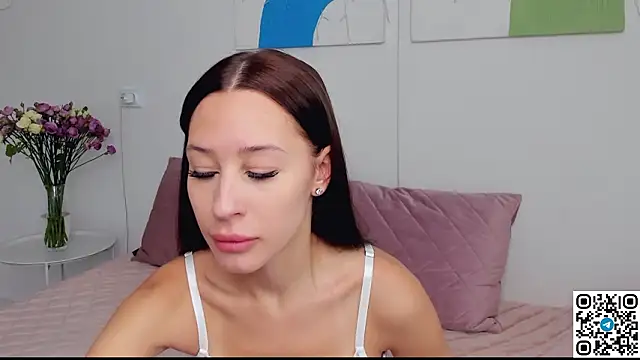 SelenaRousey online show from 03/04/26, 09:37