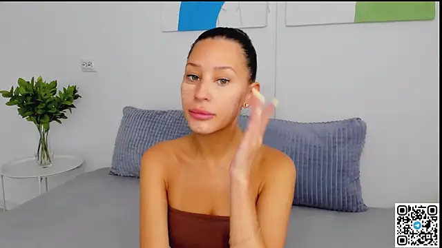 Snapshot of SelenaRousey chatting on 08/02/26, 07:07 SelenaRousey online show from 08/02/26, 07:07