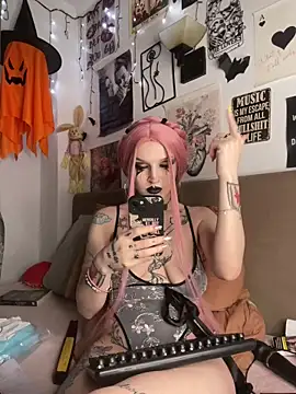 MoonAgnes online show from 04/22/26, 04:19