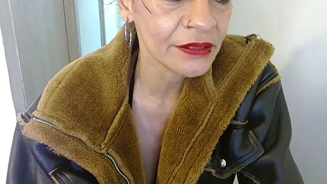 AlexandraJones  online show from 02/13/25, 08:06