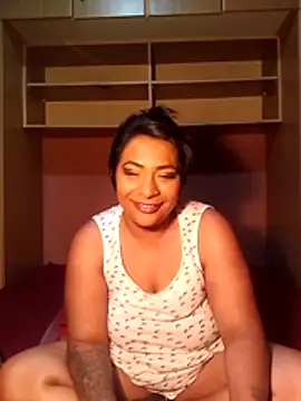 indianstormxo  online show from 12/17/25, 02:39