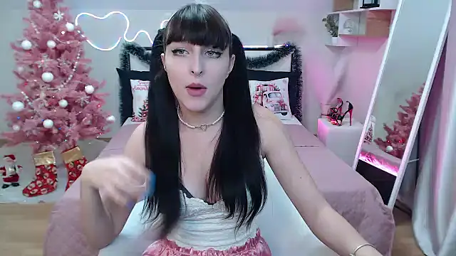 Snapshot of ElsaNeal chatting on 12/14/24, 07:03 ElsaNeal online show from 12/14/24, 07:03