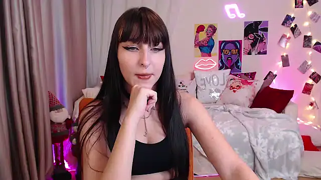 Snapshot of ElsaNeal chatting on 12/26/24, 06:12 ElsaNeal online show from 12/26/24, 06:12