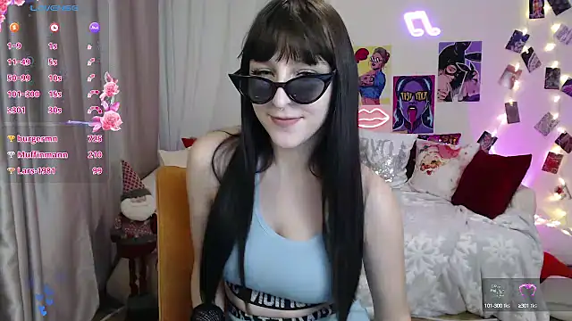 Snapshot of ElsaNeal chatting on 01/08/25, 12:17 ElsaNeal online show from 01/08/25, 12:17