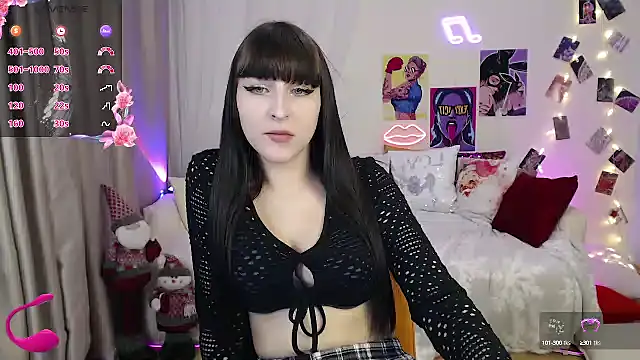 Snapshot of ElsaNeal chatting on 01/14/25, 06:07 ElsaNeal online show from 01/14/25, 06:07