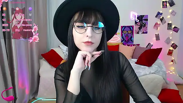 Snapshot of ElsaNeal chatting on 01/31/25, 06:03 ElsaNeal online show from 01/31/25, 06:03