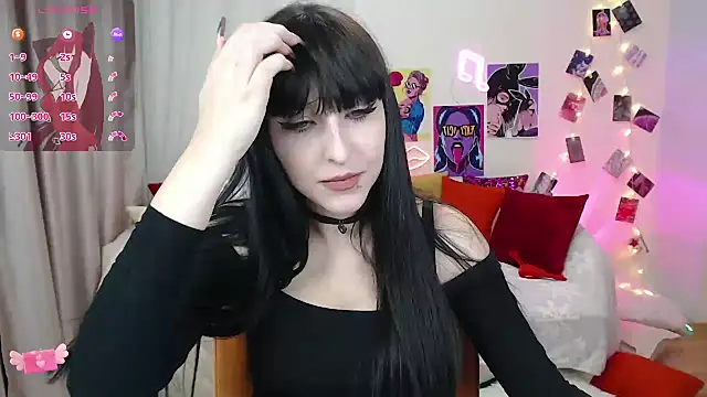 Snapshot of ElsaNeal chatting on 03/10/25, 10:02 ElsaNeal online show from 03/10/25, 10:02