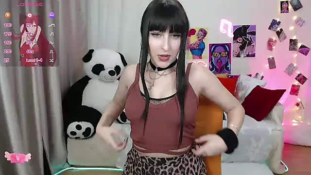 Snapshot of ElsaNeal chatting on 03/21/25, 12:29 ElsaNeal online show from 03/21/25, 12:29