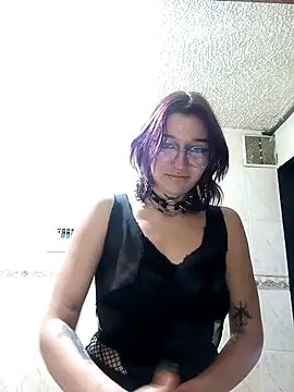 SukiFuyu  online show from 11/06/25, 09:05