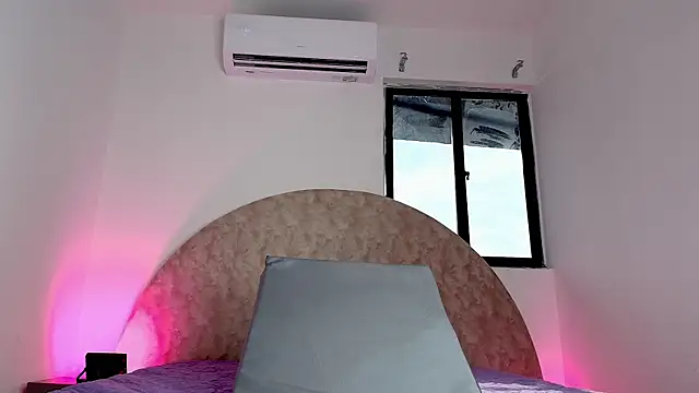 anisha x online show from 11/14/25, 07:23