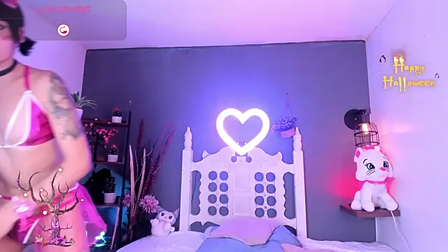 Snapshot of Palmer-Foster chatting on 10/08/25, 09:01 Palmer-Foster online show from 10/08/25, 09:01