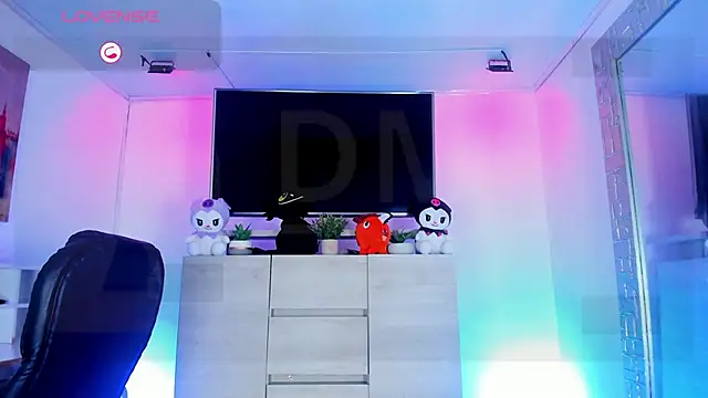 Snapshot of Palmer-Foster chatting on 11/24/25, 09:14 Palmer-Foster online show from 11/24/25, 09:14