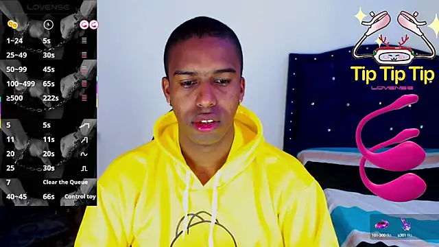 Snapshot of mrjhon26 chatting on 03/08/25, 01:03 mrjhon26 online show from 03/08/25, 01:03