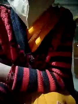 Snapshot of Poonam-bab chatting on 12/31/24, 11:39 Poonam-bab online show from 12/31/24, 11:39