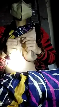 Snapshot of Poonam-bab chatting on 02/01/25, 04:44 Poonam-bab online show from 02/01/25, 04:44