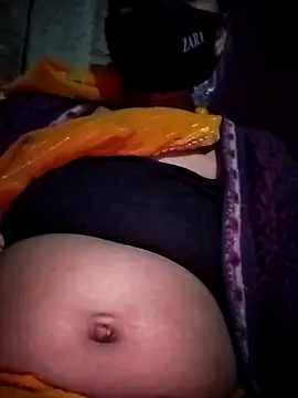 Snapshot of Poonam-bab chatting on 03/05/25, 04:24 Poonam-bab online show from 03/05/25, 04:24