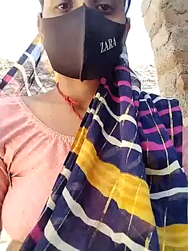 Snapshot of Poonam-bab chatting on 03/06/25, 07:14 Poonam-bab online show from 03/06/25, 07:14