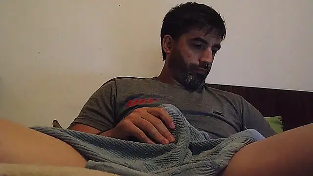 Snapshot of ozzypsico13 chatting on 09/23/25, 02:14 ozzypsico13 online show from 09/23/25, 02:14